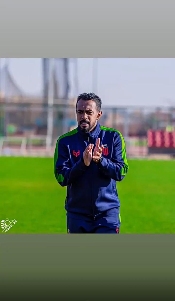 مدرب أثناء التدريب